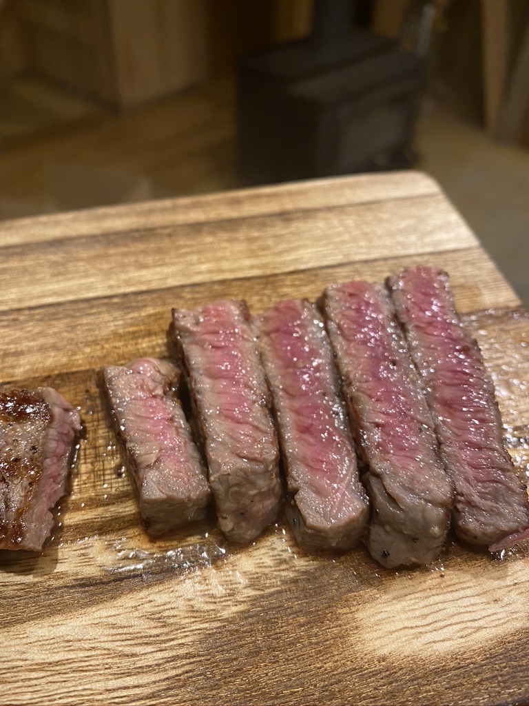 ちょうどよく焼けた肉